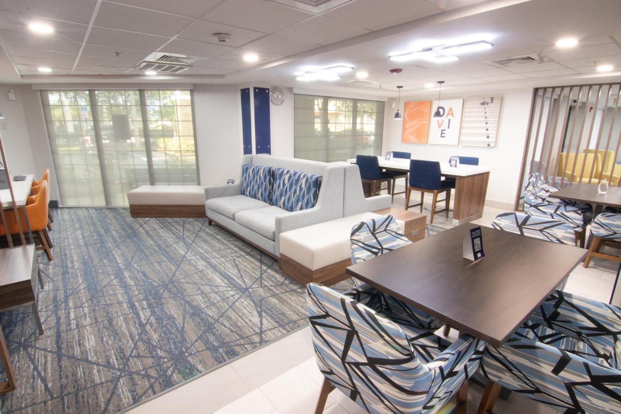 Holiday Inn Express And Suites Fort Lauderdale Airport West By Ihg Davie Eksteriør bilde