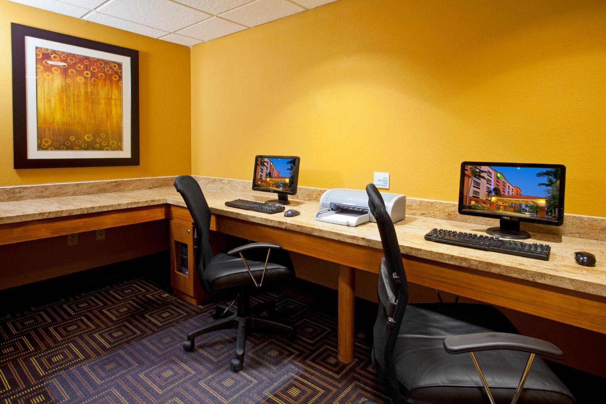 Holiday Inn Express And Suites Fort Lauderdale Airport West By Ihg Davie Eksteriør bilde
